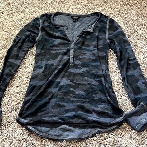 Lucky Brand Blue Camo Waffle Knit Longsleeve